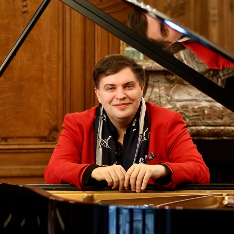 Portrait photo of Hubert Rutkowski