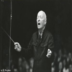 Lutoslawski_Witold_dyryguje1_original