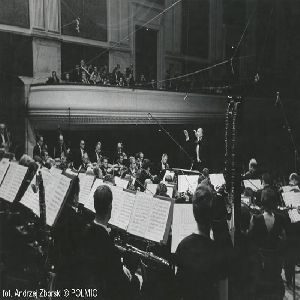 WJ1967_Lutoslawski_dyryguje_IISymfonia4_original