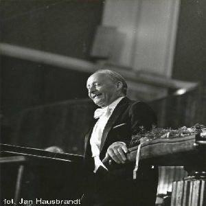 WJ1977_Witold_Lutoslawski_original