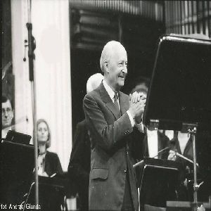 WJ1986_po_wykonaniu_LancuchaII_WLutoslawski6_original