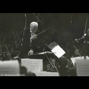 WJ1991_WLutoslawski_dyryguje_original_copy_1