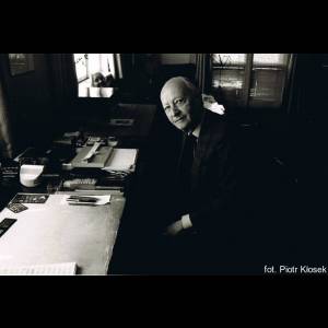 Witold_Lutoslawski_przy_biurku1_original_copy_1