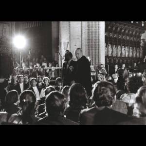Krzysztof Penderecki i Kardynał Stefan Wyszyński podczas koncertu w Katedrze św. Jana w Warszawie. © Andrzej Zborski