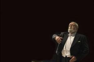 "Koncert na flet i orkiestrę kameralną" Krzysztofa Pendereckiego w wykonaniu łukasza Długosza pod batutą kompozytora.