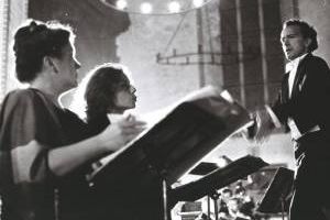 "Te Deum" Krzysztofa Pendereckiego w wykonaniu Jadwigi Gadulanki (sopran), Ewy Podleś (alt), Wiesława Ochmana (tenor), Andrzeja Hiolskiego (baryton) oraz Chóru i Orkiestry Symfonicznej Polskiego Radia i Telewizji w Krakowie pod dyrekcją Antoniego Wita. © Andrzej Glanda