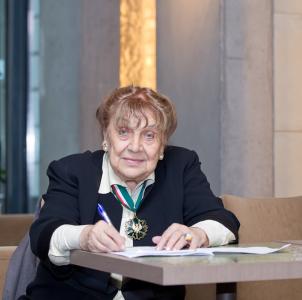 Portrait photo of Irena Poniatowska